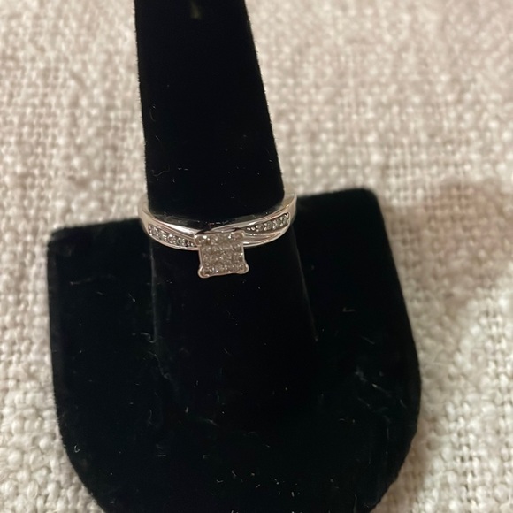 Diamond rings - Picture 1 of 5